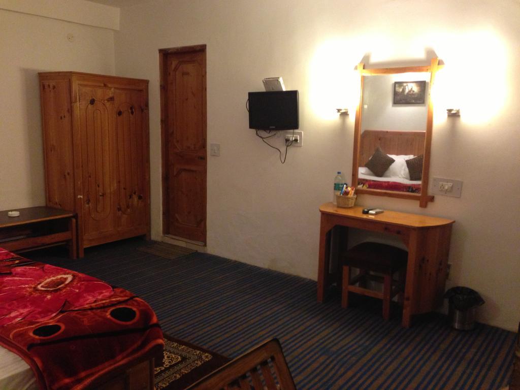 Akash Hills Hotel Manāli Εξωτερικό φωτογραφία