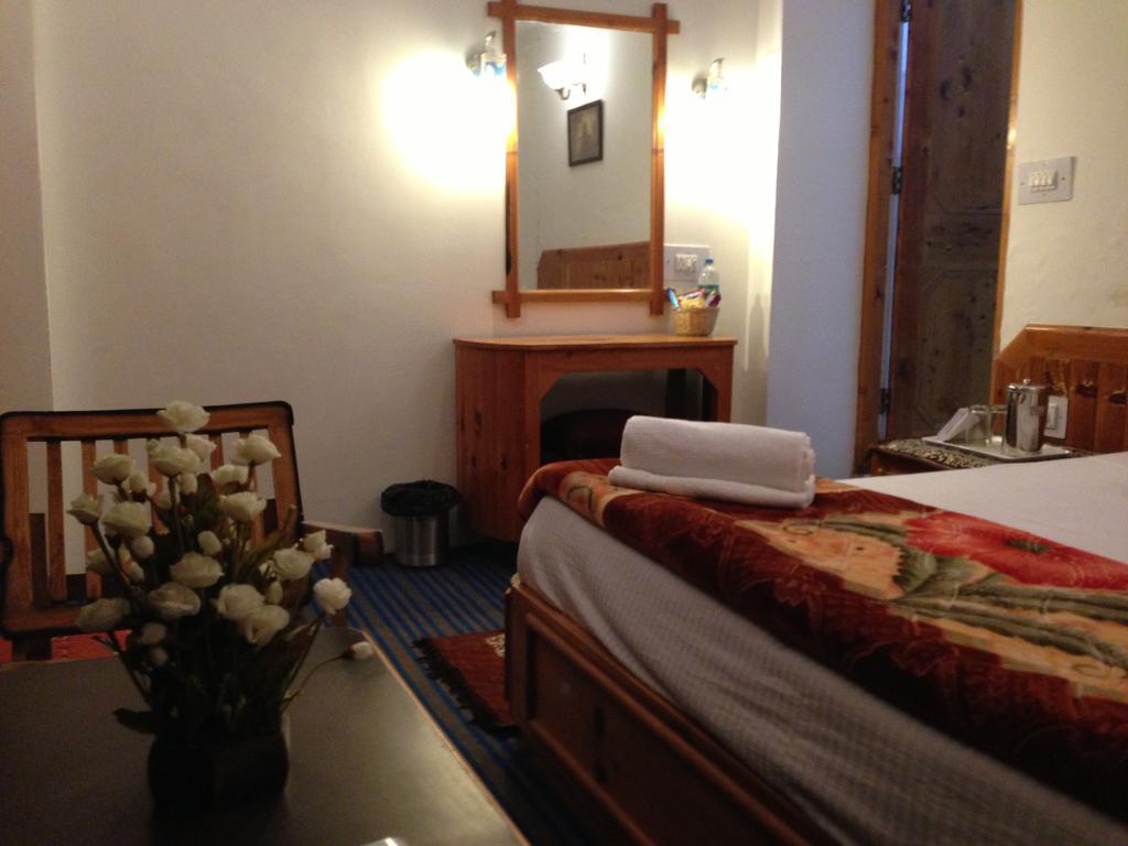Akash Hills Hotel Manāli Εξωτερικό φωτογραφία